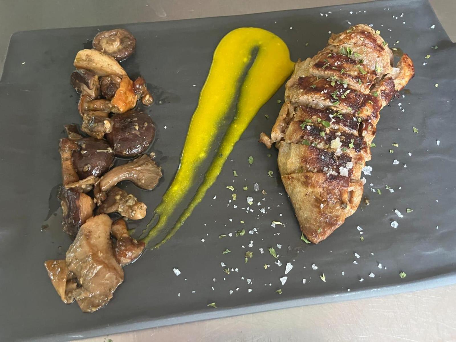 Hostal Restaurante Bustos Villarrubio 外观 照片